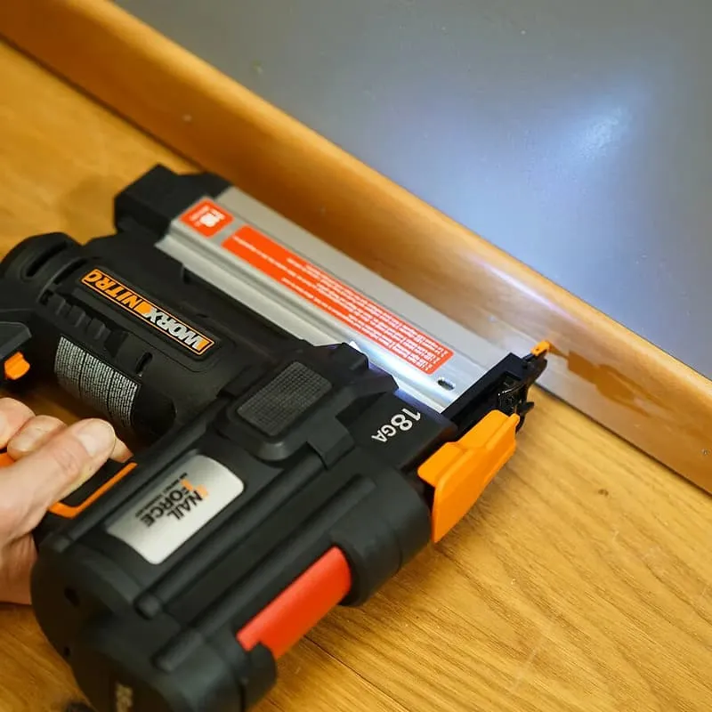 Гвоздезабивной пистолет WORX WX842 20V бесщеточный аккумуляторный — детальное фото